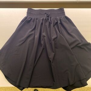 Lululemon On The Fly skirt; black; size 4